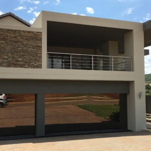 Frameless glass & Aluminium 12